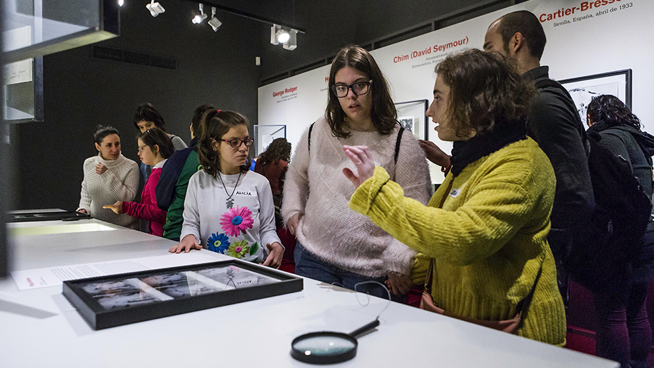 Visita taller por el Día Internacional de las Personas con Discapacidad