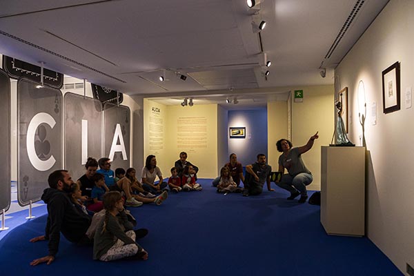 Visitas-taller para familias a las exposiciones